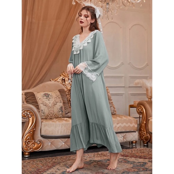 Guipure Lace Ruffle Hem Sleepshirt - Picture 6 of 7